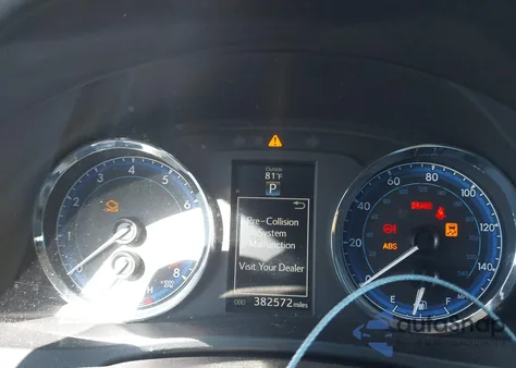 2017 Toyota Corolla Se z USA, uszkodzony, nr VIN 2T1BURHE9HC877055